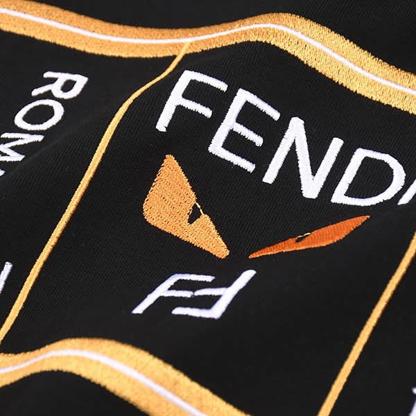 フェンディ バッグ バグズ 半袖Tシャツ コピー fek68836